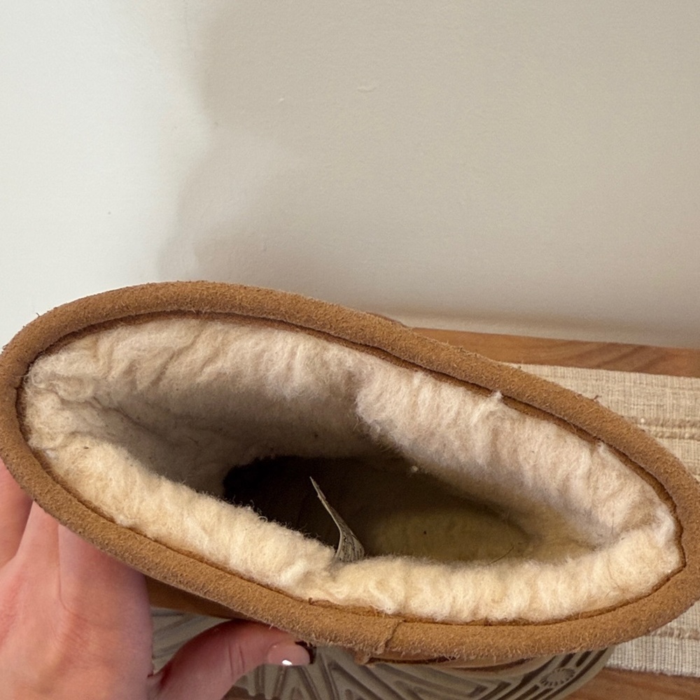 UGG kids Classic II Tan chestnut Sheepskin Boots size 3kids or 4.5-5 womens - Picture 5 of 8
